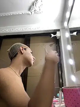 Snapshot of SwettRenata_ chatting on October 2025 11:43:01 AM SwettRenata online show from October 2025 11:43:01 AM