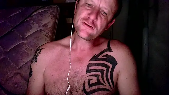 Yournaughty online show from May 2026 04:28:02 AM