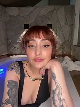 Snapshot of Bella_Wilde chatting on May 2026 05:14:02 AM Bella Wilde online show from May 2026 05:14:02 AM