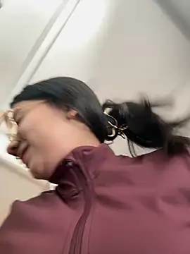 Michelle Zoe online show from November 2025 03:23:01 PM