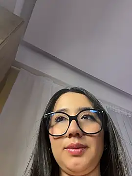 Michelle Zoe online show from May 2026 10:36:01 PM
