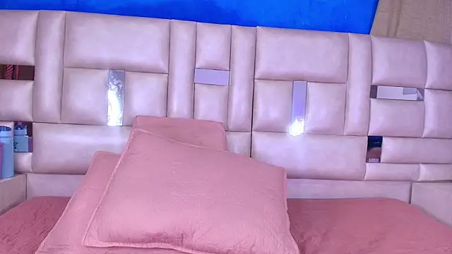 emmacurvy online show from September 2025 03:10:02 AM