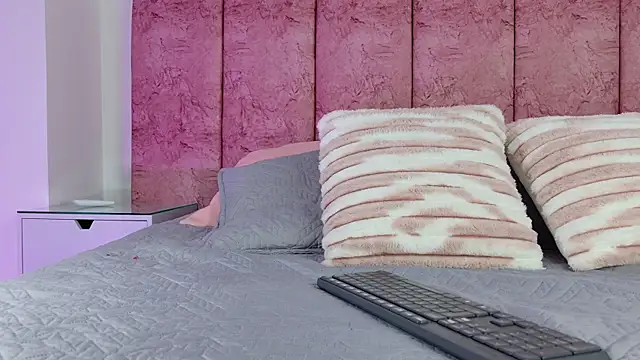 emmacurvy online show from January 2026 03:08:02 AM