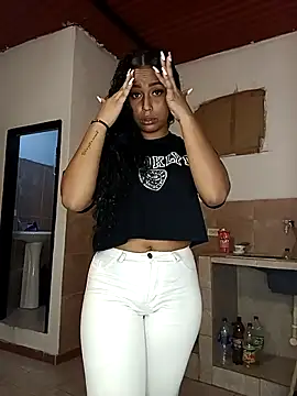 Fernanda30 online show from November 2025 05:05:01 AM