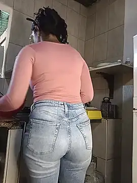Fernanda30 online show from May 2026 02:11:01 PM