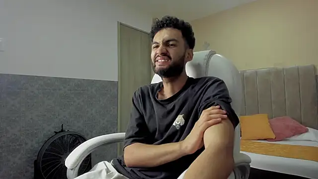 Snapshot of Ryan_Jackson_ chatting on September 2025 12:04:01 AM Ryan Jackson online show from September 2025 12:04:01 AM