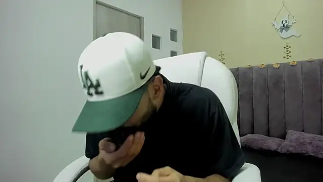 Snapshot of Ryan_Jackson_ chatting on October 2025 10:47:02 PM Ryan Jackson online show from October 2025 10:47:02 PM