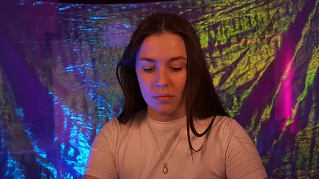 EmiliyaRoude online show from December 2025 01:39:02 PM