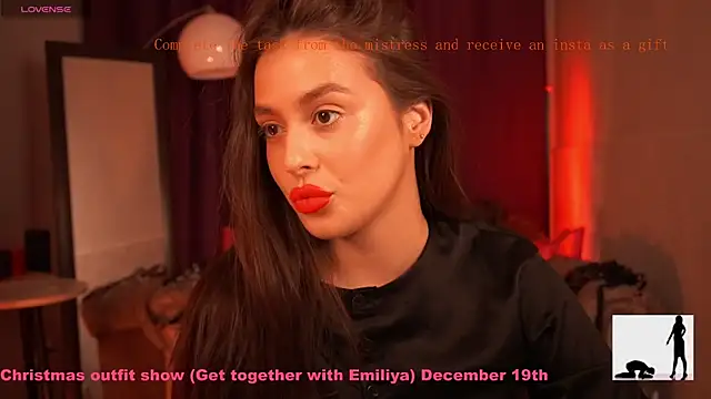 EmiliyaRoude online show from December 2025 01:18:01 PM