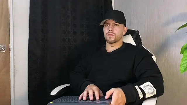 Ades Lowe online show from October 2025 11:51:02 AM