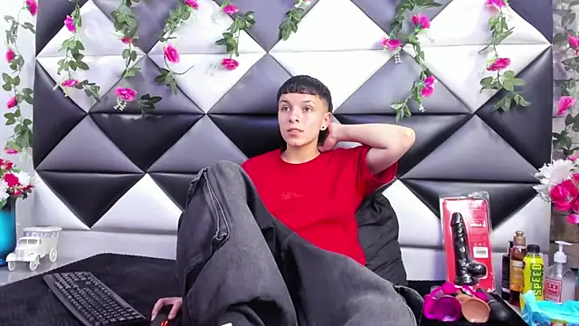 Snapshot of Megan_Thompson_ chatting on September 2025 02:15:02 AM Megan Thompson online show from September 2025 02:15:02 AM