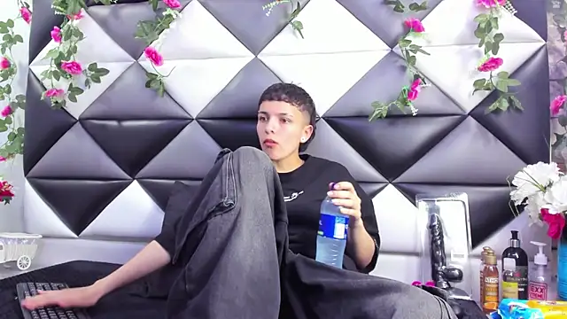 Snapshot of Megan_Thompson_ chatting on October 2025 02:20:01 AM Megan Thompson online show from October 2025 02:20:01 AM