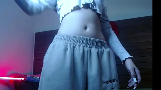 Karol Yessenia online show from October 2025 01:23:01 PM