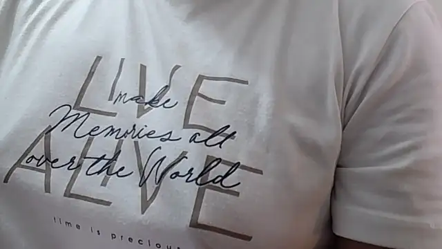 Snapshot of miss_squirtsx chatting on December 2025 02:57:02 PM miss squirtsx online show from December 2025 02:57:02 PM