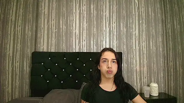 Alicee Moonn online show from June 2026 07:34:01 PM