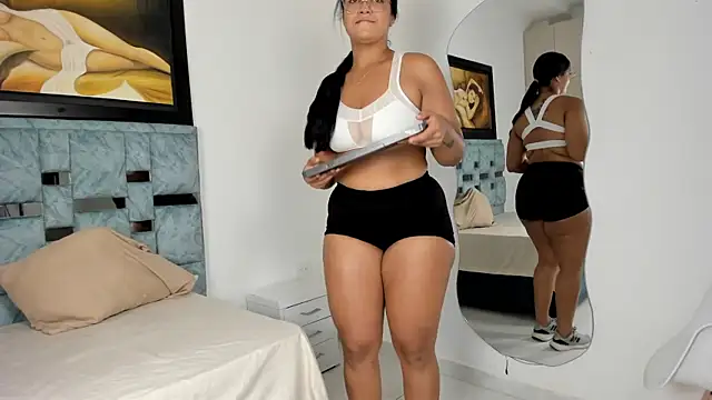 tamara lovv online show from September 2025 12:21:01 PM