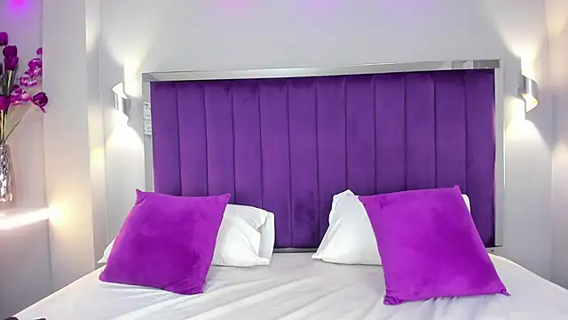 QetziaStoun online show from September 2025 05:18:02 PM