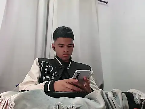 camillo beischel  online show from October 2025 07:01:02 PM