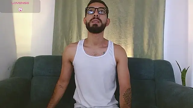 ReyPablo1 online show from October 2025 08:39:02 PM