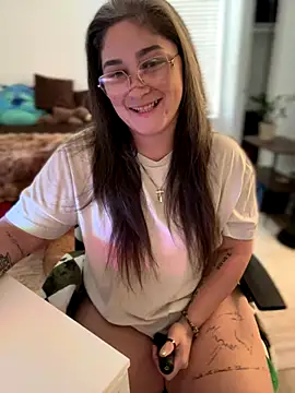 Snapshot of Alix_Valentine chatting on September 2025 08:52:02 PM Alix Valentine online show from September 2025 08:52:02 PM