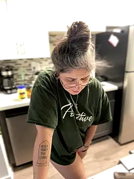 Snapshot of Alix_Valentine chatting on September 2025 04:18:01 PM Alix Valentine online show from September 2025 04:18:01 PM