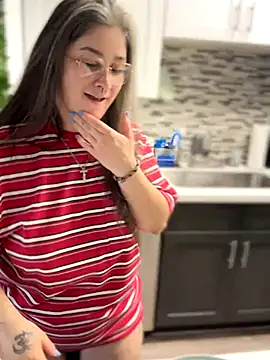 Snapshot of Alix_Valentine chatting on September 2025 08:34:02 PM Alix Valentine online show from September 2025 08:34:02 PM