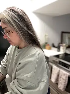 Snapshot of Alix_Valentine chatting on September 2025 04:33:02 PM Alix Valentine online show from September 2025 04:33:02 PM