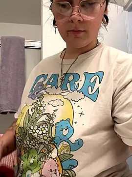 Snapshot of Alix_Valentine chatting on October 2025 04:27:02 PM Alix Valentine online show from October 2025 04:27:02 PM