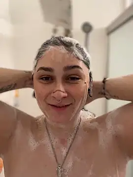 Snapshot of Alix_Valentine chatting on October 2025 08:36:02 PM Alix Valentine online show from October 2025 08:36:02 PM