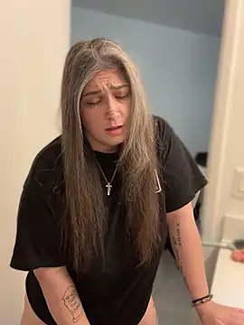 Snapshot of Alix_Valentine chatting on November 2025 03:44:02 PM Alix Valentine online show from November 2025 03:44:02 PM