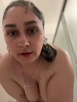 Snapshot of Alix_Valentine chatting on February 2026 05:19:01 AM Alix Valentine online show from February 2026 05:19:01 AM