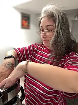 Snapshot of Alix_Valentine chatting on March 2026 04:21:01 PM Alix Valentine online show from March 2026 04:21:01 PM