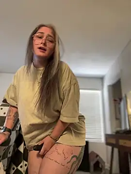 Alix Valentine online show from April 2026 11:36:02 PM