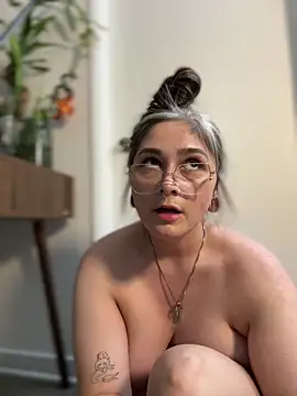 Alix Valentine online show from April 2026 02:27:02 AM