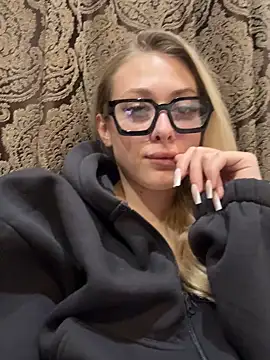 ChristyMarshall online show from October 2025 10:01:01 PM