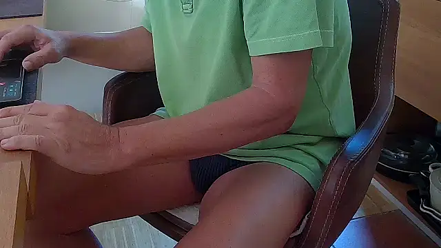 Snapshot of Unique_X_perience chatting on October 2025 12:02:01 PM Unique X perience online show from October 2025 12:02:01 PM