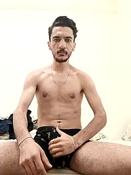 yolgezer073 online show from May 2026 01:28:02 PM
