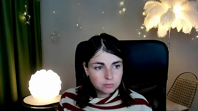 MartaEdams online show from December 2025 06:19:01 AM