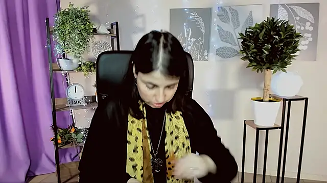 Snapshot of MartaEdams chatting on April 2026 06:00:02 AM MartaEdams online show from April 2026 06:00:02 AM