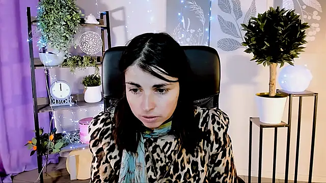 Snapshot of MartaEdams chatting on April 2026 06:11:02 AM MartaEdams online show from April 2026 06:11:02 AM