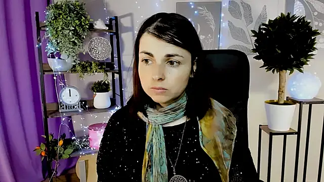 Snapshot of MartaEdams chatting on May 2026 06:21:02 AM MartaEdams online show from May 2026 06:21:02 AM