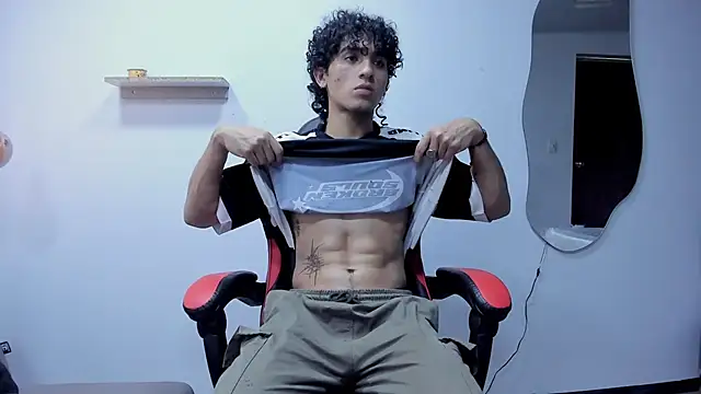 Snapshot of JackesTaylor chatting on September 2025 04:27:01 AM JackesTaylor online show from September 2025 04:27:01 AM