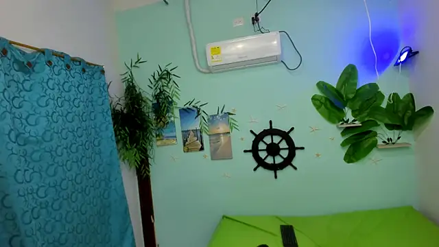 eladyrous98 online show from March 2026 02:36:02 PM