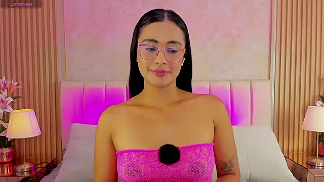 ZOEBARLOWE online show from February 2026 07:06:02 PM