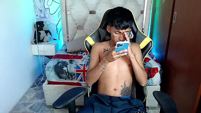 Snapshot of yiisu_ chatting on October 2025 06:16:02 PM yiisu online show from October 2025 06:16:02 PM