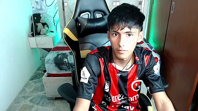 Snapshot of yiisu_ chatting on October 2025 06:05:02 PM yiisu online show from October 2025 06:05:02 PM