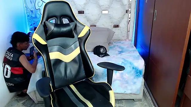 Snapshot of yiisu_ chatting on October 2025 06:12:01 PM yiisu online show from October 2025 06:12:01 PM