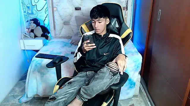 Snapshot of yiisu_ chatting on November 2025 12:15:01 PM yiisu online show from November 2025 12:15:01 PM