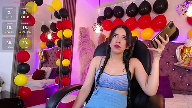 Snapshot of Amara_Davis chatting on October 2025 03:48:02 AM Amara Davis online show from October 2025 03:48:02 AM