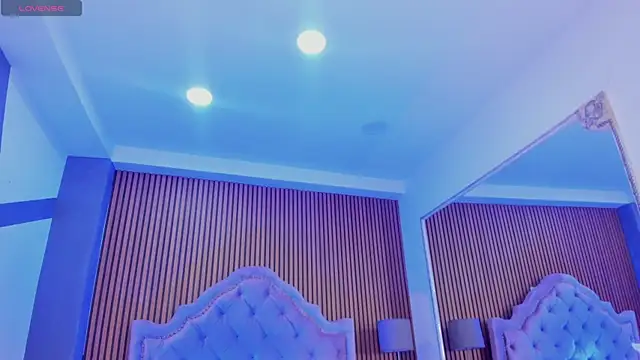 SelenaStonne online show from November 2025 07:49:02 PM